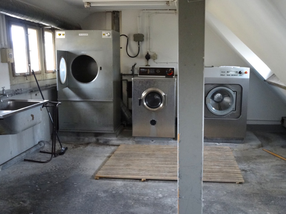 Wie wärs mit alten Waschmaschinen und Wäschetrocknern?