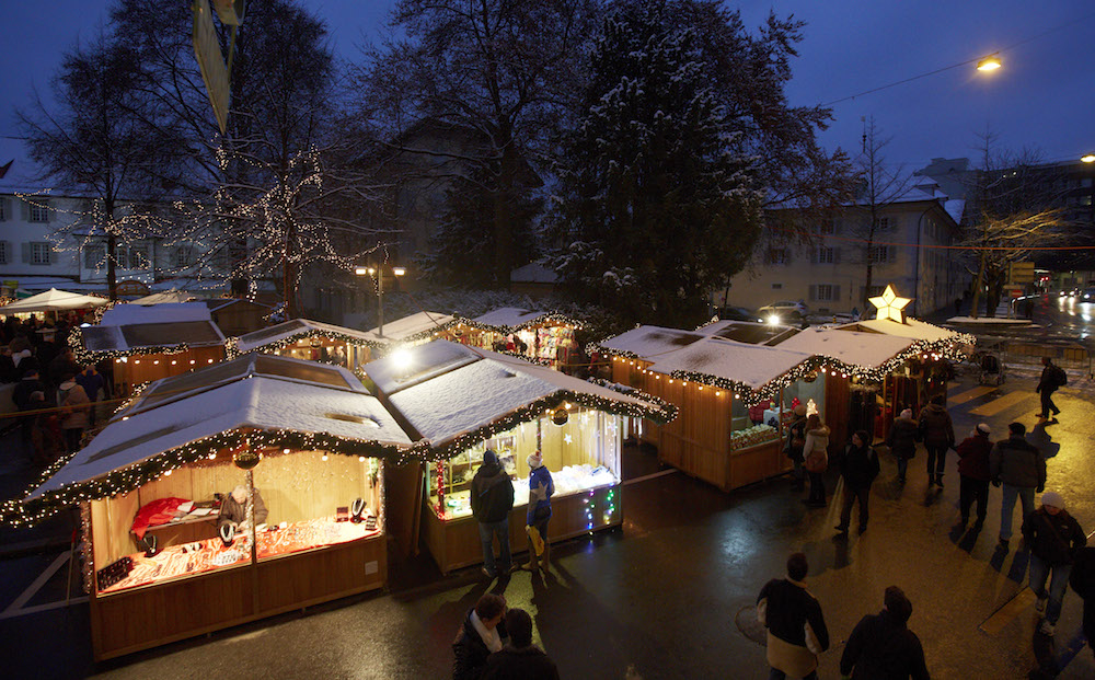 Weihnachtsmarkt unter dem Sternenhimmel. (Bild: Emanuel Ammon)