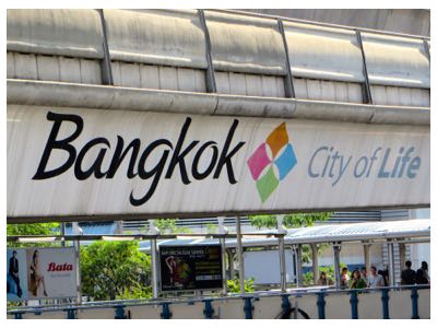 Bangkok ist hässlich und überquellend – und sicher nie langweilig.