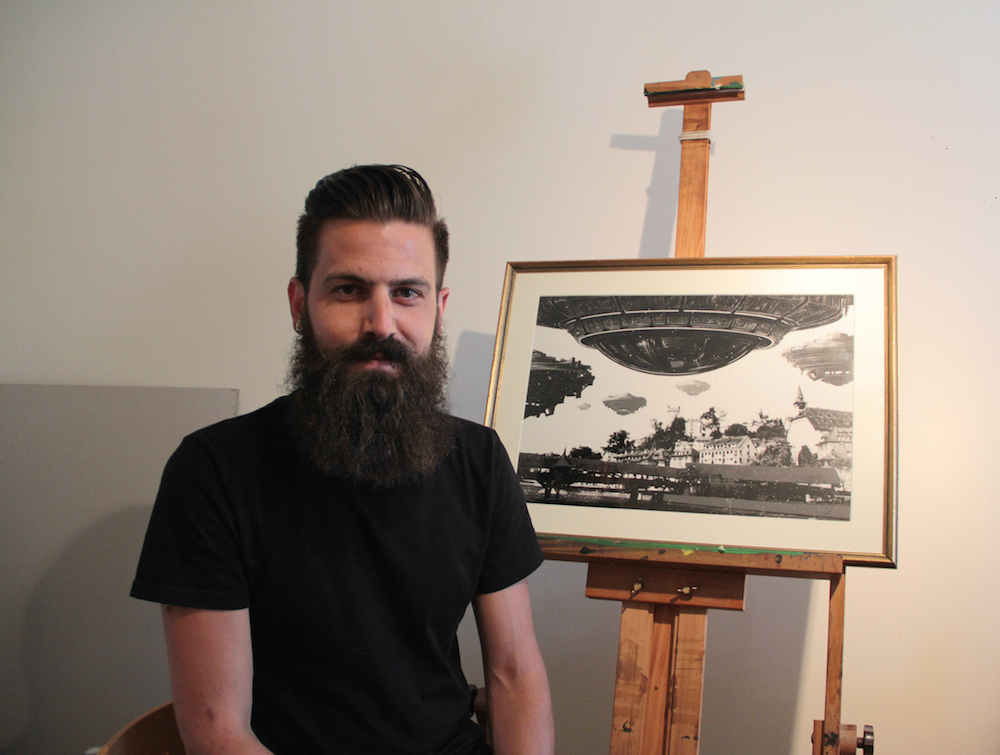 Der Luzerner Künstler Kaspar Wyss alias «noirt» vor einem seiner präapokalyptischen Werke.