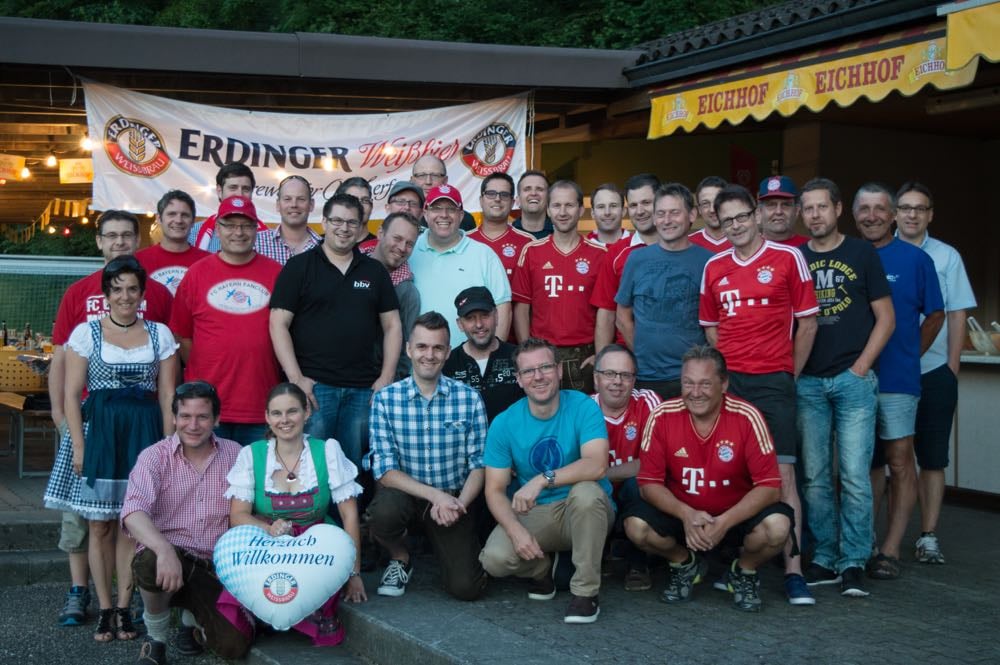 Gruppenfoto vom Sommerfest des Fanclubs (Bild: Raphael Frey).