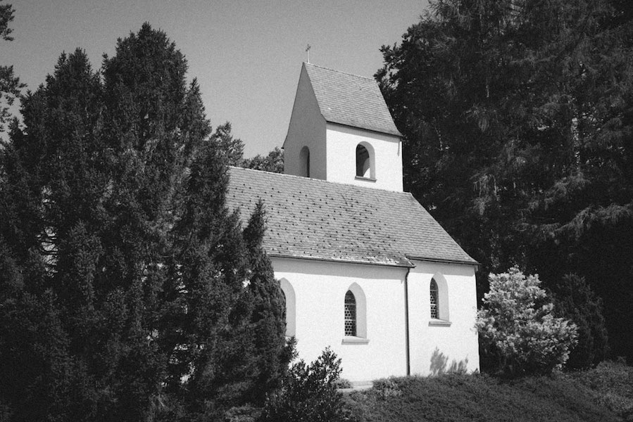 Die Bürgenstock-Kapelle, in der Audrey Hepburn heiratete (Bild: Ron Stocker's United Archives Zurich: www.magnusbogucki.com)