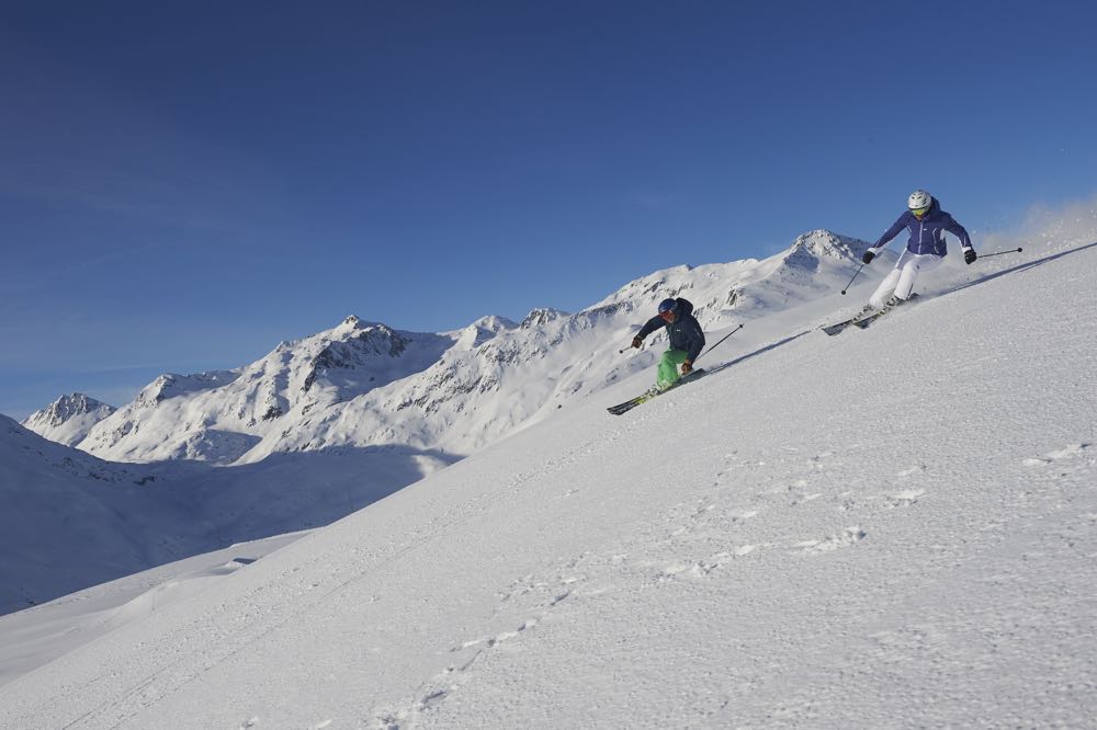 Schneeparadies im Kanton Uri: 120 Pistenkilometer warten in der Skiarena Andermatt-Sedrun.