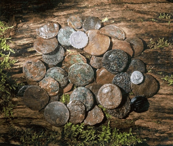 Diese 42 römischen und keltischen Münzen kamen bei Baar-Blickensdorf im Schmalholz zum Vorschein. Sehr wahrscheinlich befand sich an dieser Stelle ein römisches Heiligtum.