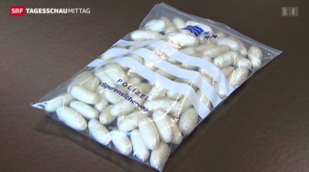 In einen Fingerling werden rund 10 Gramm Kokain gepackt, bevor diese von den Schmugglern verschluckt werden. (Bild: Symbolbild/SRF)