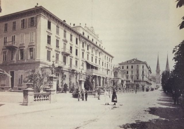 Das Hotel Schweizerhof um 1890. (Quelle: ZHBLU SoSa, LSa.8.4.1p)
