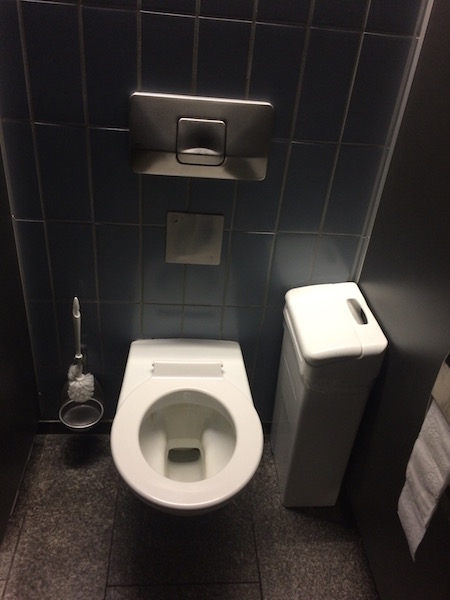Der Klassiker für Shoppingfreudige: Das WC unten im Metalli-Center.