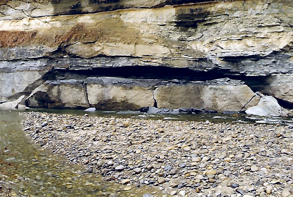 Hatte nach heutigem Wissen Folgen: Das abgebrochene Stück Fels am 21. Februar 2001 (Foto: Brigitte Imbach).