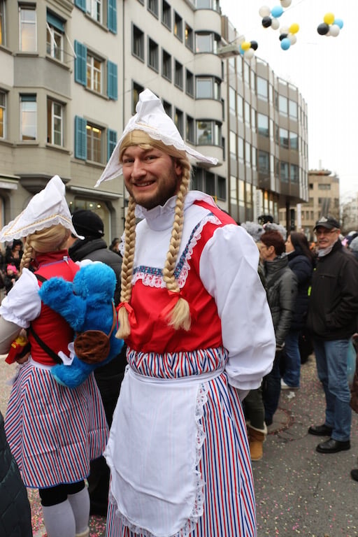 Immer gern gesehen: Männer in Damenkostümen. Besonders, wenn sie so charmant sind.