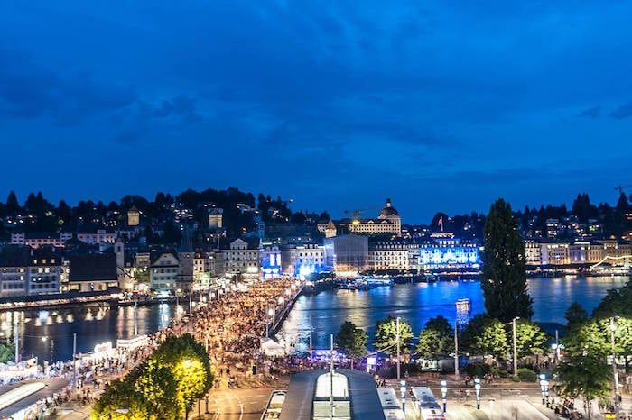 Rund um die Seepromenade werden 100'000 zwei Tage lang feiern.