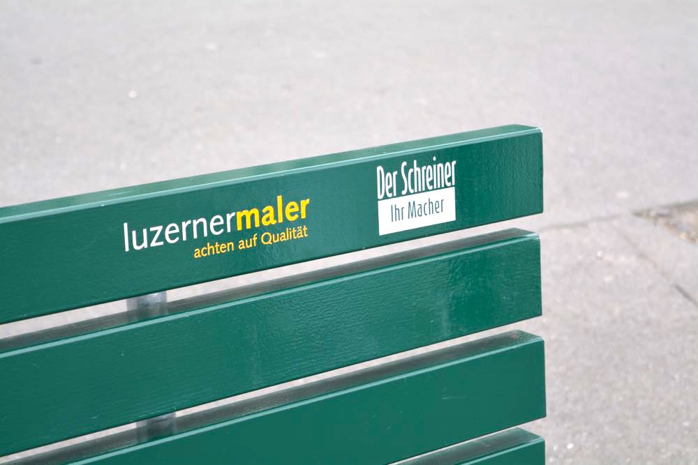 Dank den Luzerner Malern und Schreinern kann man sich am Schweizerhofquai auf neue Bänke setzen.