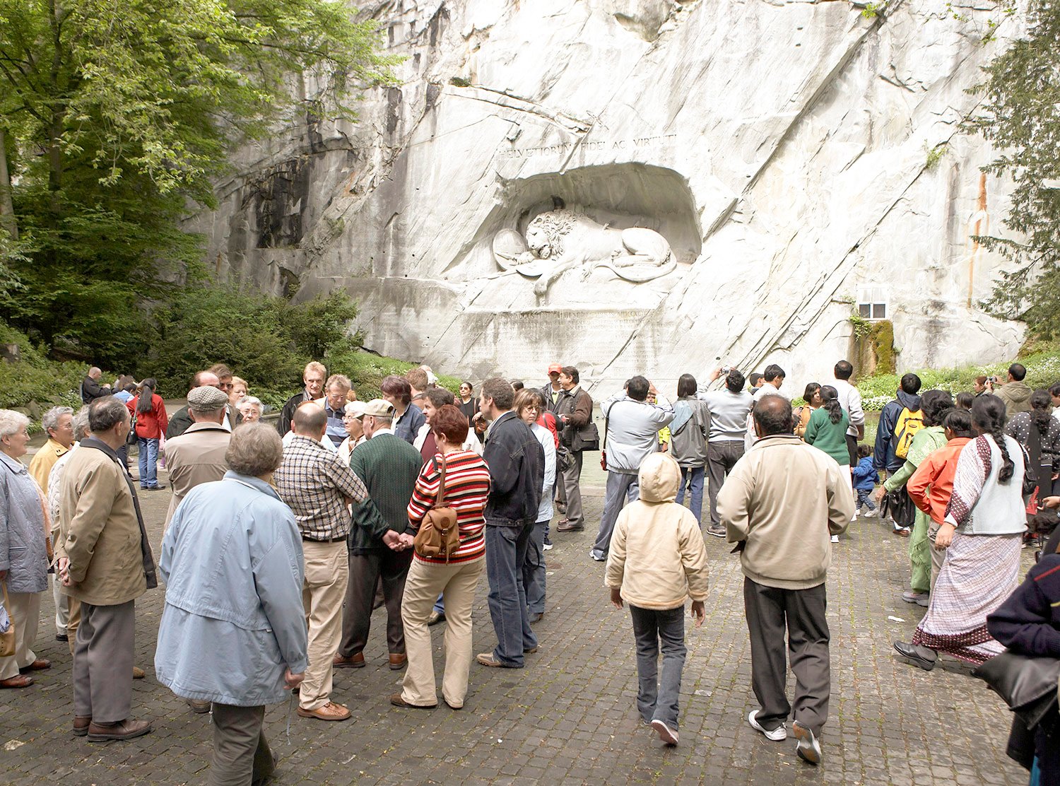 Löwendenkmal: Eine Bar für eine bessere Durchmischung. (Bild: Emanuel Ammon/AURA)