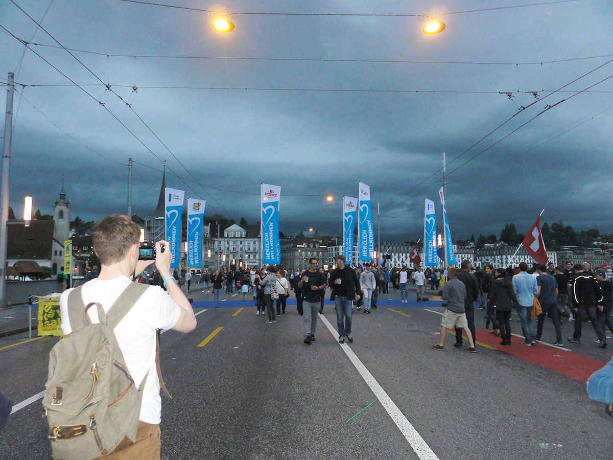 Besoffene, noch nicht Besoffene und bald Besoffene lockt das Luzerner Fest seit 2009 aus ihren Aggloschneckenhäuschen.  (Bild: Heinrich Weingartner)