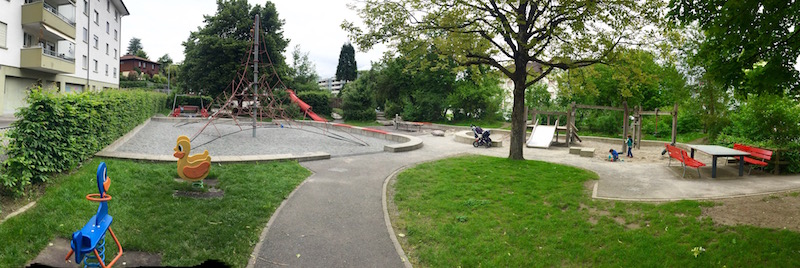 Und so sieht der Spielplatz Matt in der Panoramaaufnahme aus.