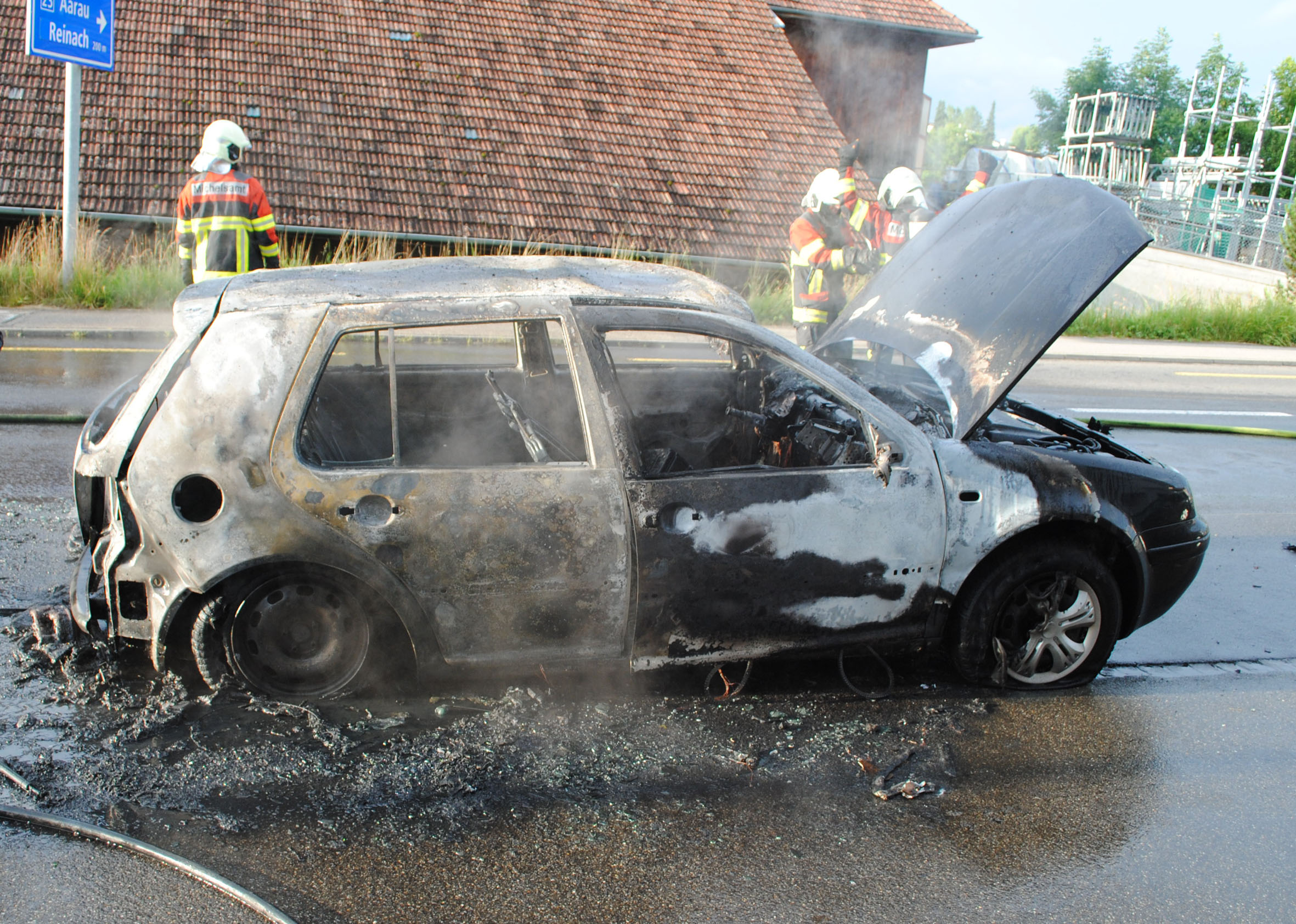 Die Feuerwehr konnte den Autobrand löschen.