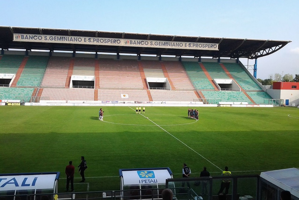 Italienische Stadien haben nicht den Ruf die modernsten der Welt zu sein. Auch das Mapei-Stadion von Sassuolo nicht.