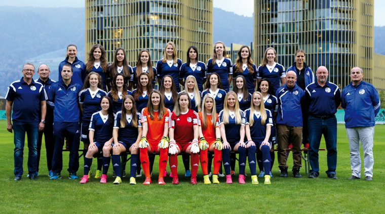 Das Team der 1. Mannschaft in der Saison 2015/2016. (Bild: fclfrauen.ch)