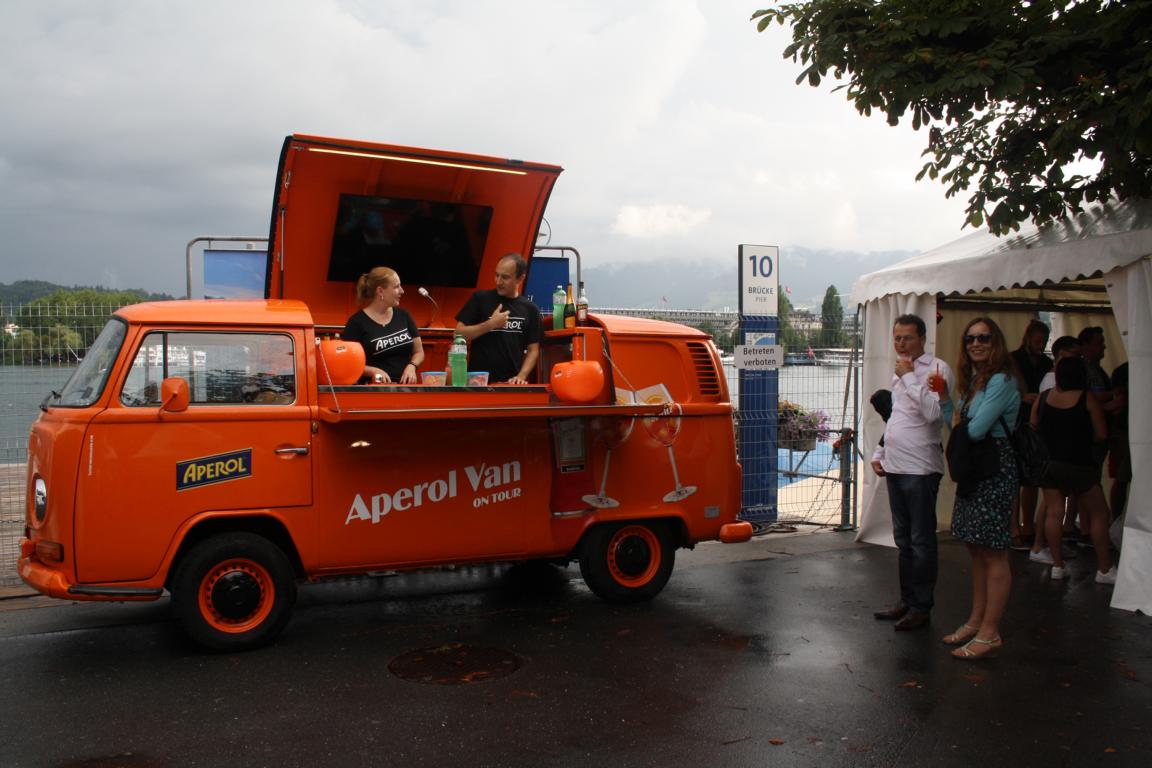 Spritzige Sache: Hier gibt's Apérol-Spritz.