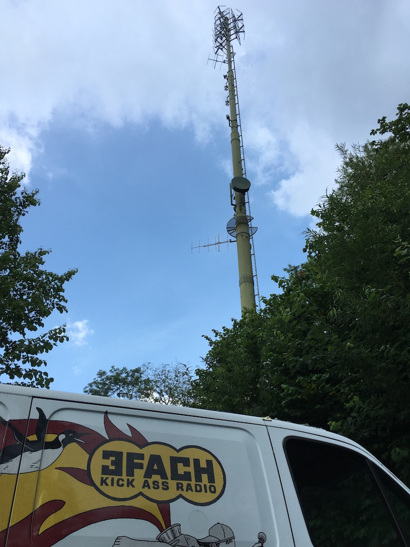 Ein neuer Mast muss her.