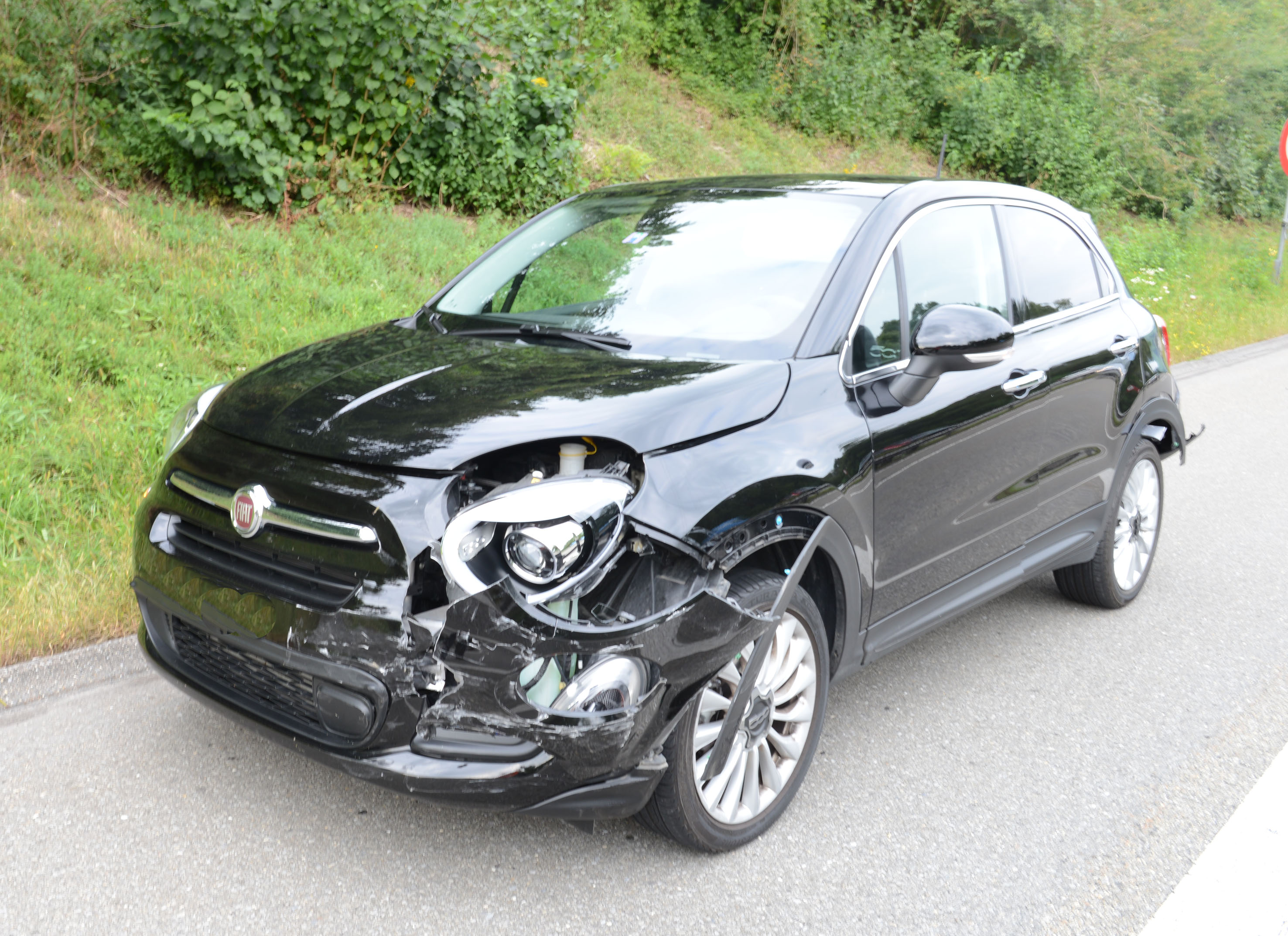 Eines von drei verunfallten Autos.  (Bild: Luzerner Polizei)