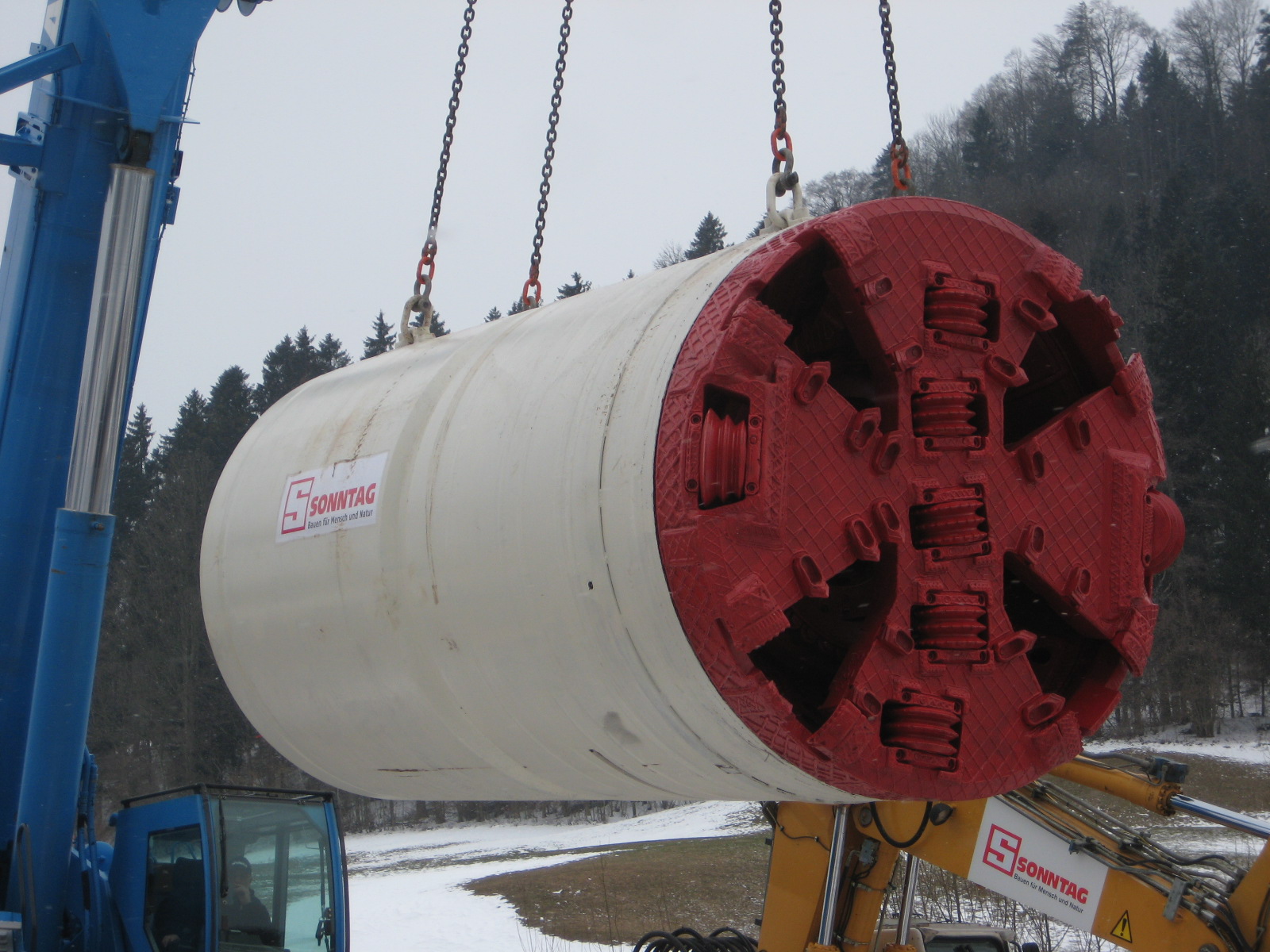 Eine solche Tunnelbohrmaschine wird auch in Zug zum Einsatz kommen. Die deutsche Firma Sonntag ist auf Microtunneling spezialisiert.