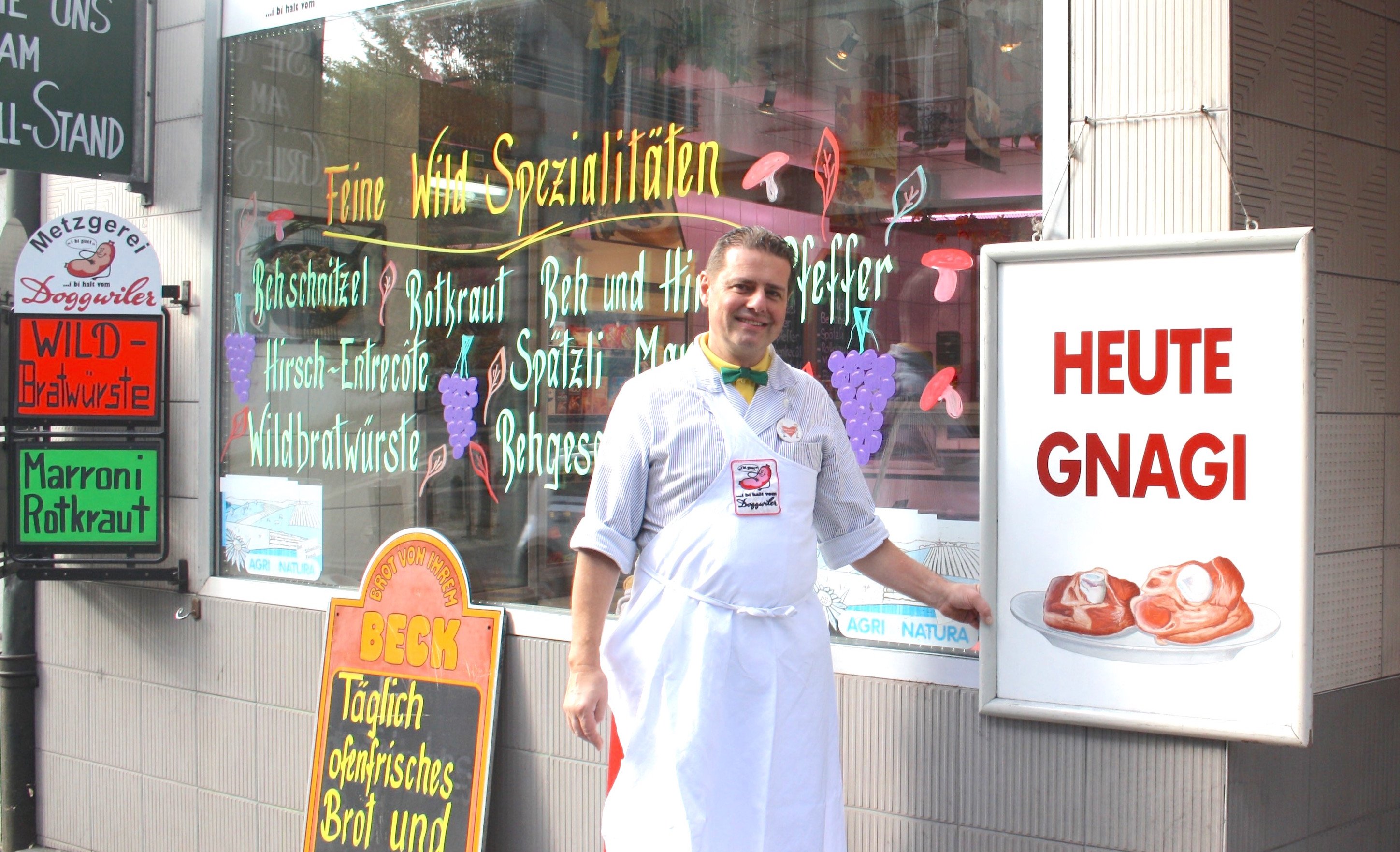 Geschäftsinhaber Urs Doggwiler steht jeden Tag in seiner Metzgerei an der Zürichstrasse.