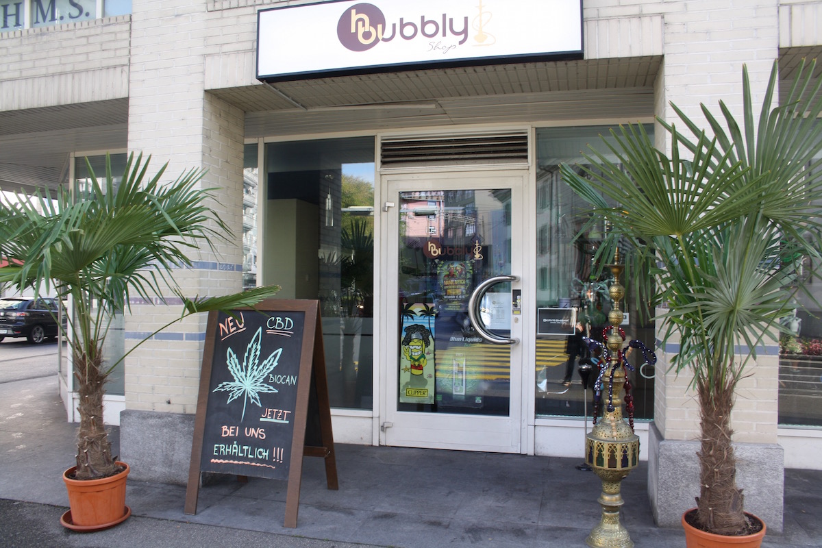 Hat das Produkt «CPure» im Angebot: der Hubbly Bubbly-Shop an der Gibraltarstrasse.