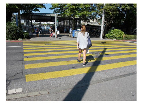 Querung Bahnhofplatz: Gute Noten, einzig die Abfallcontainer auf der anderen Seite stören.  (Bild: Umverkehr)