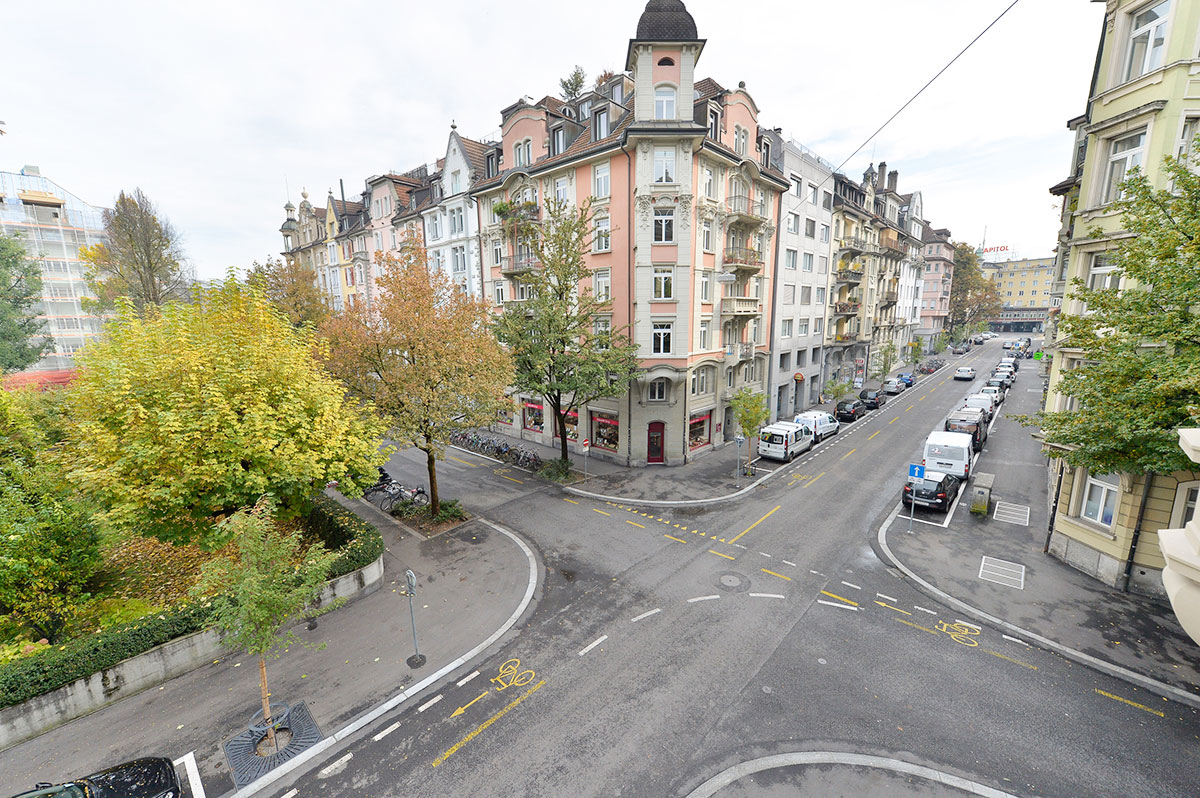 Im frisch sanierten Hirschmattquartier – hier an der Sempacherstrasse – hat sich die Situation auch für Fussgänger verbessert.  (Bild: Stadt Luzern)