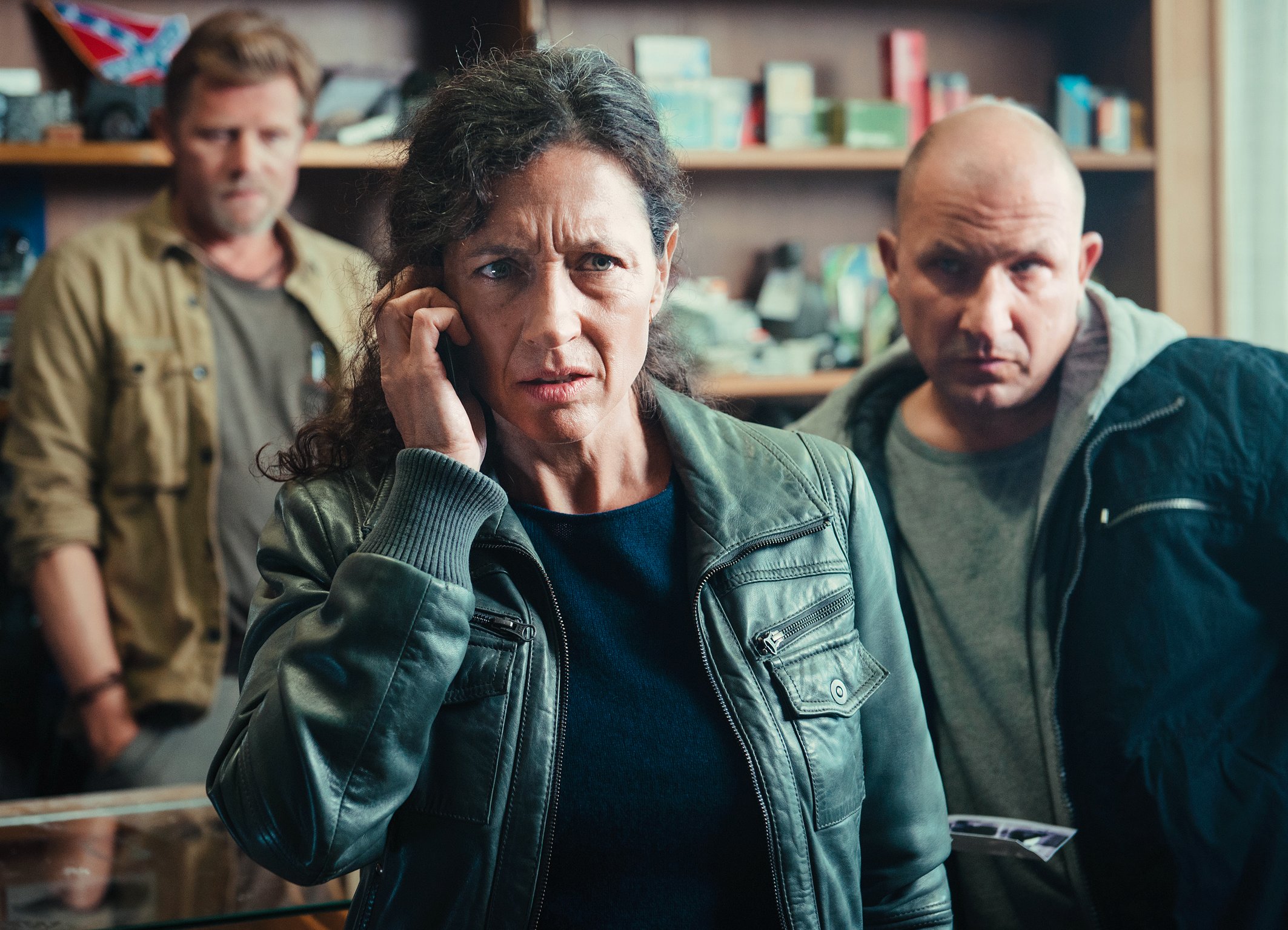 Liz Ritschard alias Delia Mayer in Action beim SRF Tatort «Schutzlos».