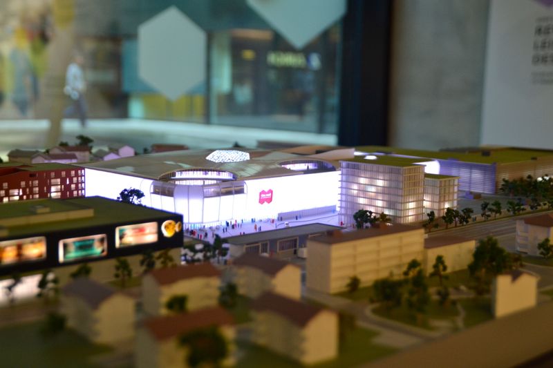 Ein faszinierendes Gebäude im Kleinformat: Das Modell der Mall of Switzerland im Business-Center D4 in Root.