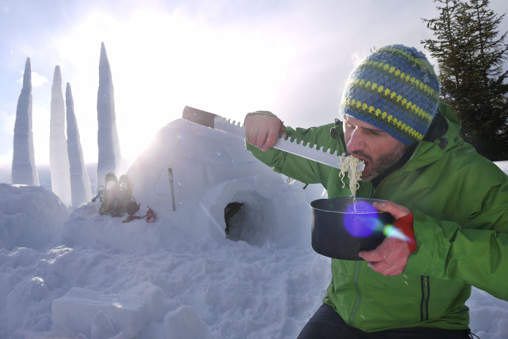 Macht mehr Spass: Nudeln essen mit dem grossen Essgerät-Dings. Im Winter.