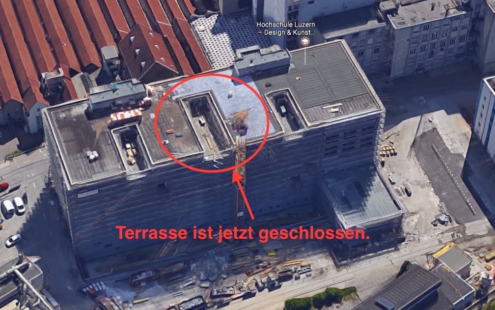 Da war das Gebäude noch im Bau - unterdessen ist die «Kunsti» dort eingezogen. Die Terrasse im vierten Stock ist  nicht zugänglich.