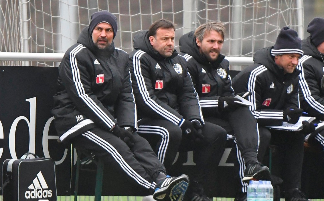 Der FCL-Trainerstab war mit der Vorbereitung nicht vollständig zufrieden. Von links: Trainer Markus Babbel, Assistenztrainer Patrick Rahmen, Video-Analyst Michael Silberbauer und Torhütertrainer Daniel Böbner.