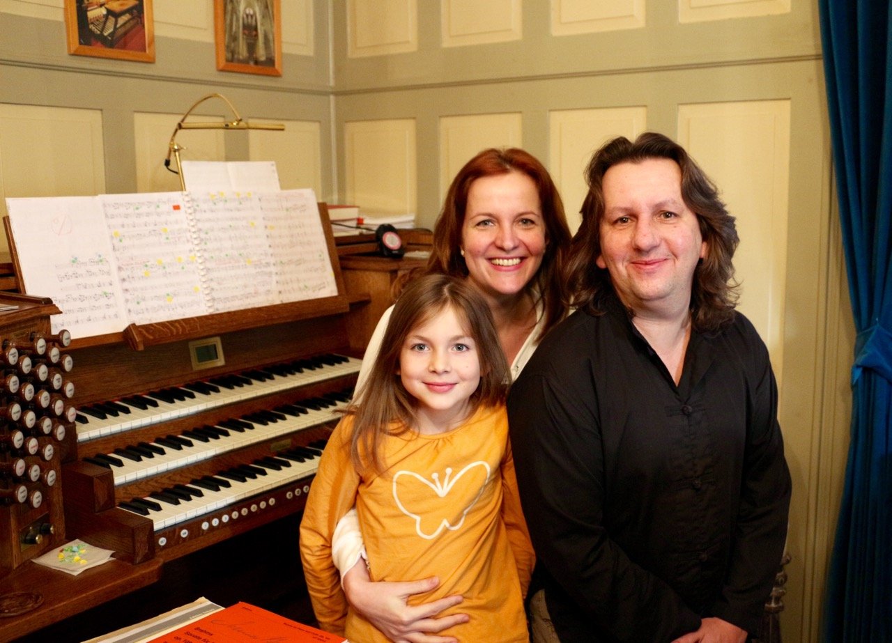 Das Ehepaar Eva und Martin Kovarik mit ihrer Tochter Chiara.