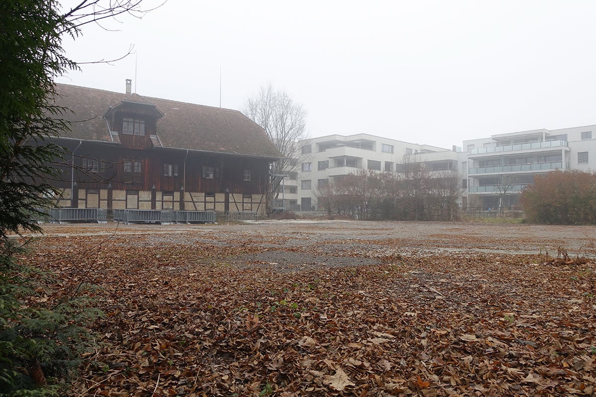 Ein Feld zurück: Die geplante gemeinnützige Wohnsiedlung bei der Eichwaldstrasse wird nochmals neu verhandelt.