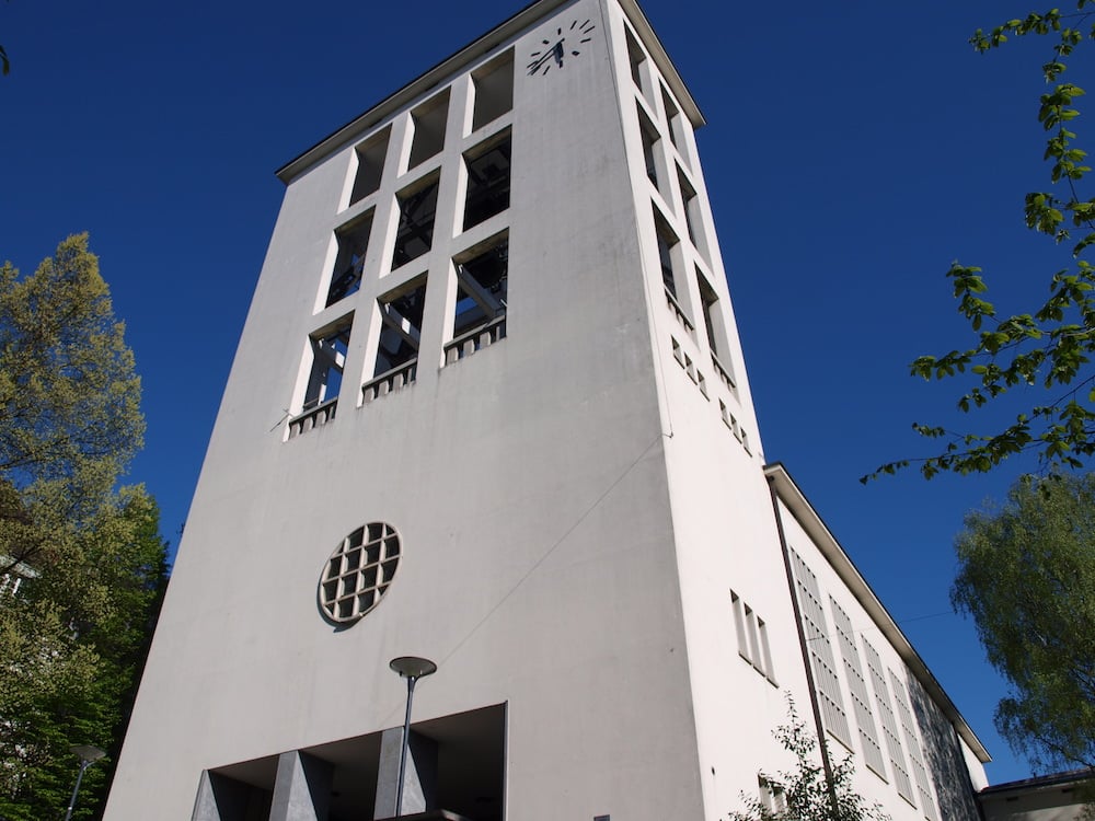 Bietet jeden Freitag zwischen 17 bis 19 Uhr Handauflegen und Gespräch – die Lukaskirche beim «Vögeligärtli».