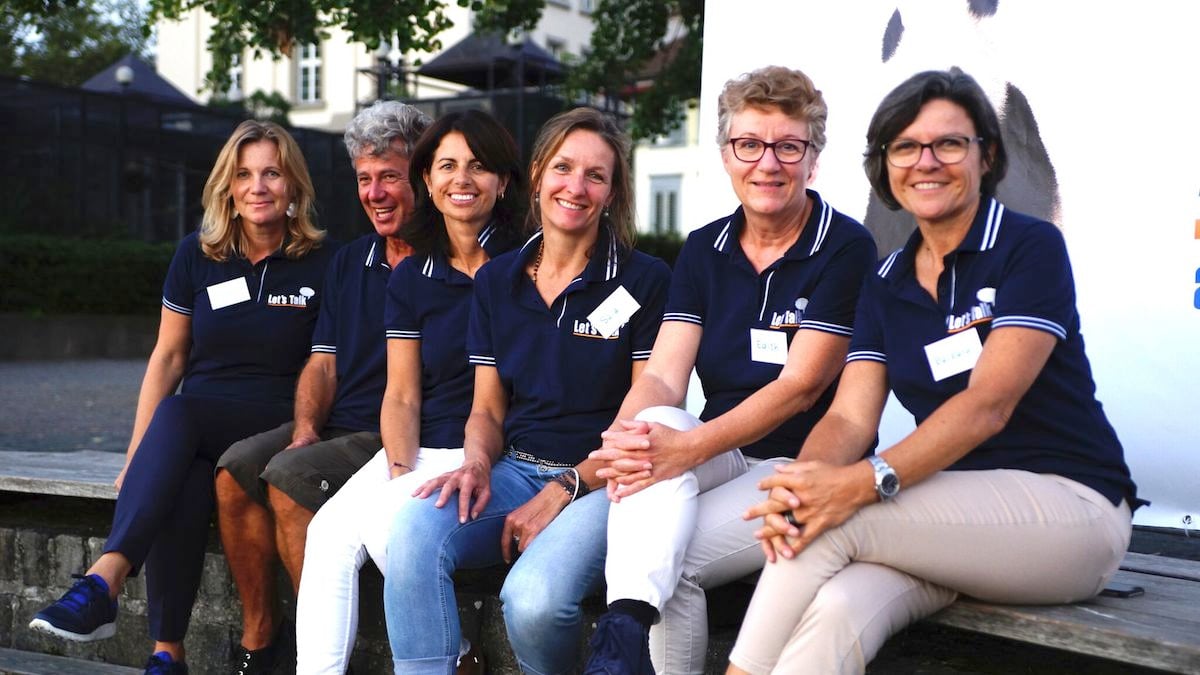 Der Vereinsvorstand von Let's talk: V.l. Geschäftleiterin Anne Caroline Skretteberg, Werner Schäppi, Cristina Musco, Sara Windlin, Edith Stocker und Barbara Morf.