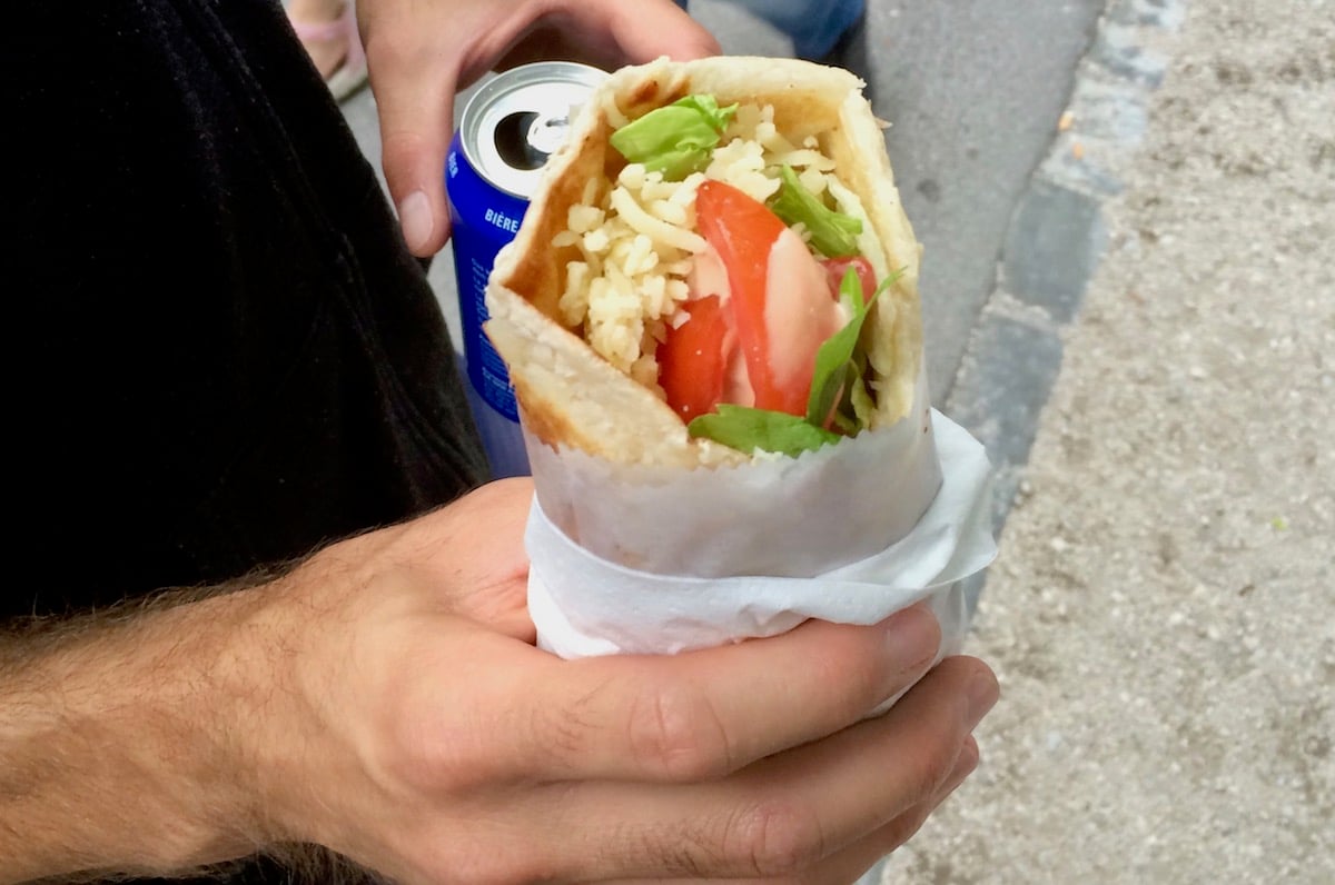 Der Veggie-Wrap beim Jemen-Stand überzeugt nicht.