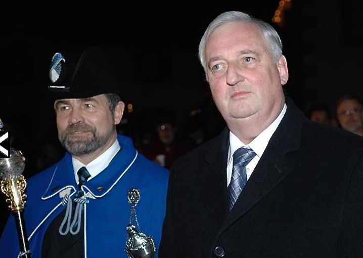 Da war die Welt noch in Ordnung: Karl Betschart (rechts), ehemaliger Gemeinderat in Baar.