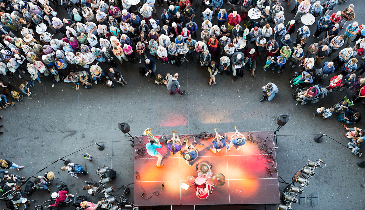 Musik mit dem direktesten Feedback: Gratis-Musik im Rahmen des Lucerne Festival, hier vor dem KKL. 