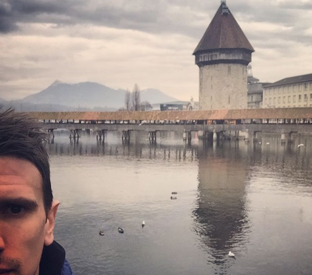 Heimweh-Luzerner und gerne am See: der Profihandballer als Tourist auf Instagram.