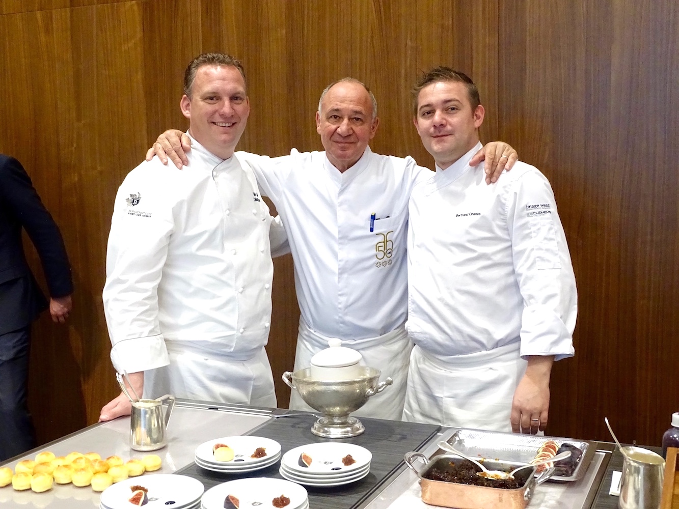 Mike Wehrle, kulinarischer Direktor (links); Marc Haeberlin, Chef de Signature und Betrand Chalres, Küchenchef des RitzCoffier.