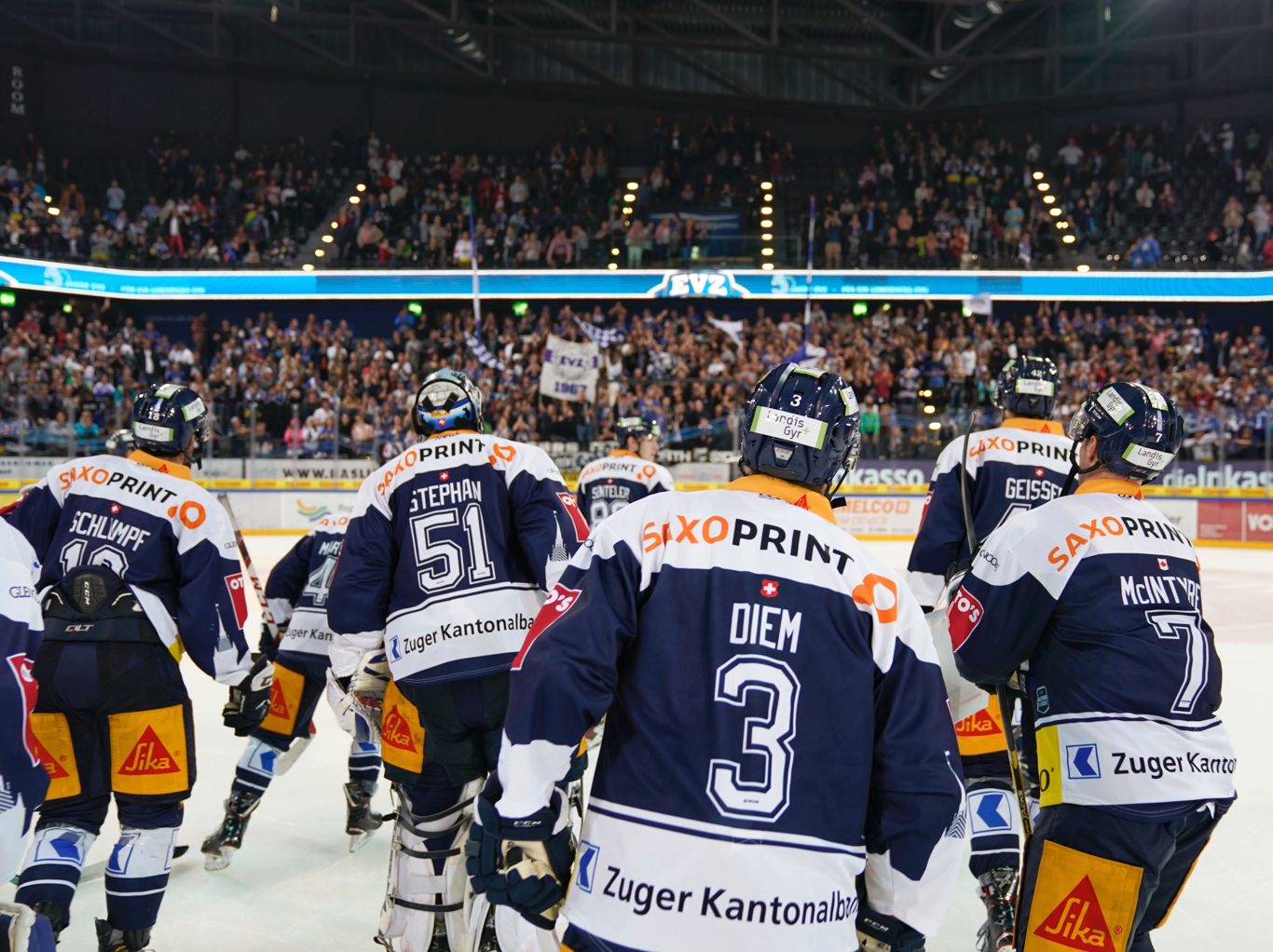 Es hat nicht sein sollen: Der EVZ verliert mit 3:6 gegen den SC Bern. Die Mannschaft bedankt sich bei den Fans für die Unterstützung.