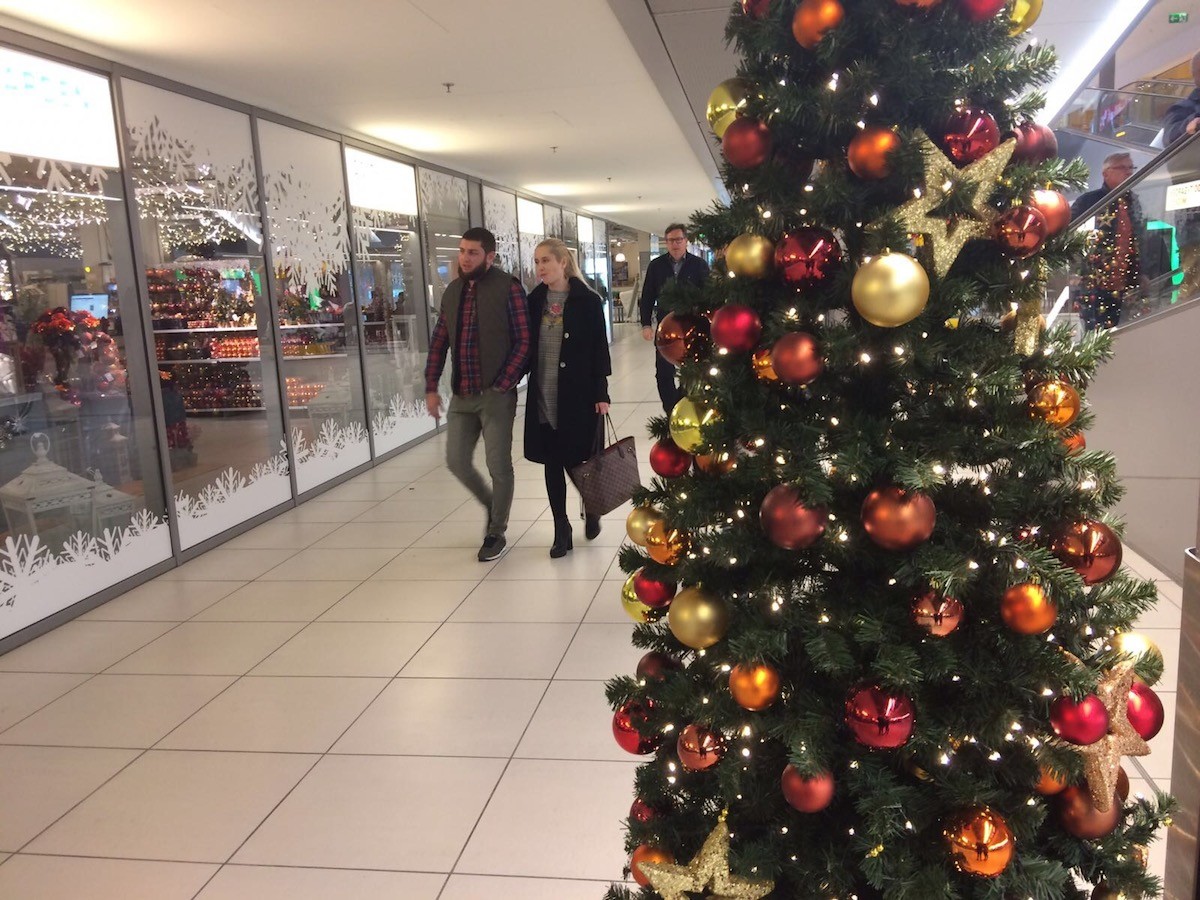 Offene Zuger Läden am 24. Dezember – das sorgt für Kritik
