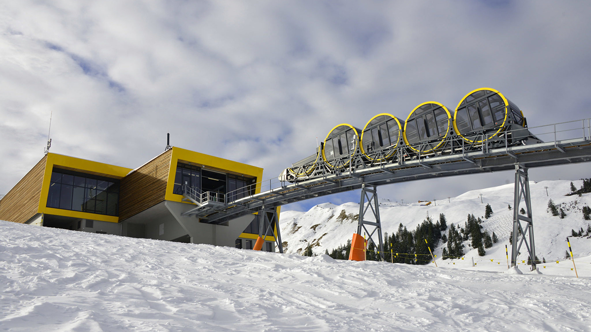 Die neue Stoosbahn, zugleich die steilste Standseilbahn der Welt.