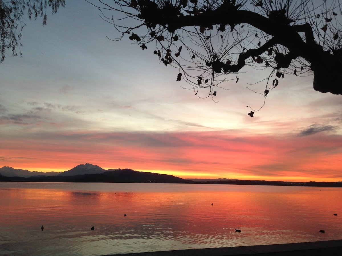 Ein beliebter Publikumsmagnet: Die Sonnenuntergänge am Zugersee.