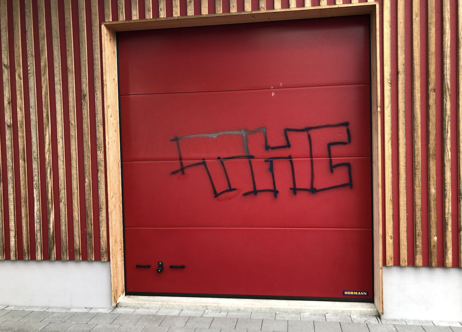 «THC» ist auch ein bliebtes Motiv der Sprayer in Rothenburg.
