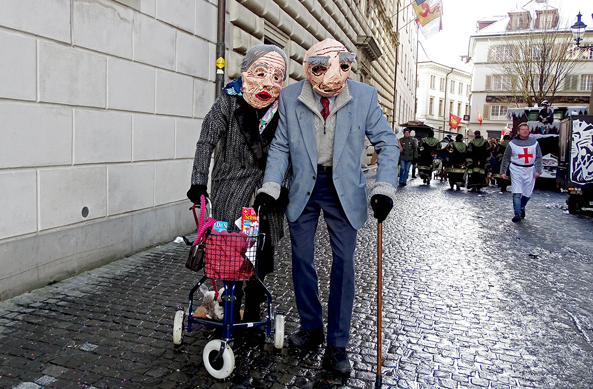 «Das letzte Mal Fasnacht – dafür umso rüüdiger!», so Frieda und Ruedi aus Sursee.