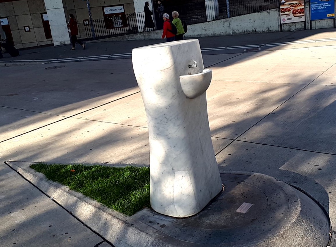 Russische Kunst in Zug: «Drinking Fountain» der Kabakovs.